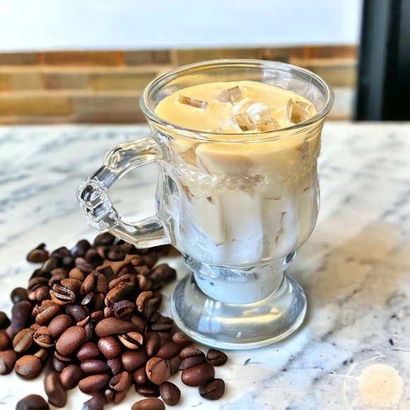 ⚠️SALE Candle // Caramel Macchiato Coffee Handmade Candle SEND OFFERS🥳 - Picture 7 of 7